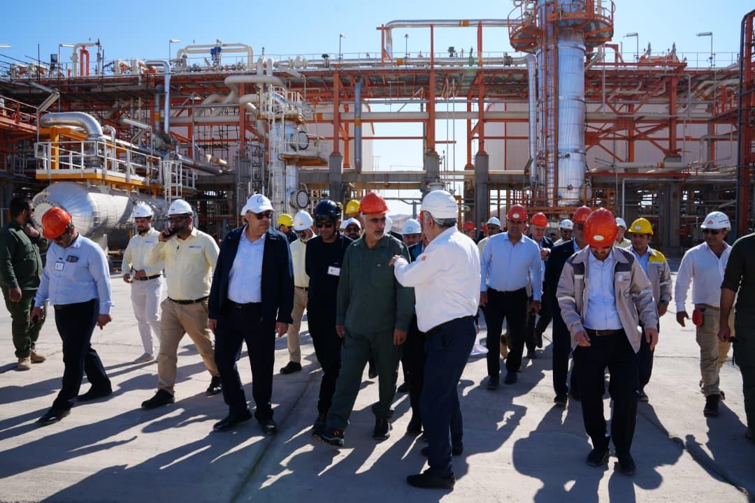 بازدید نشان زاده