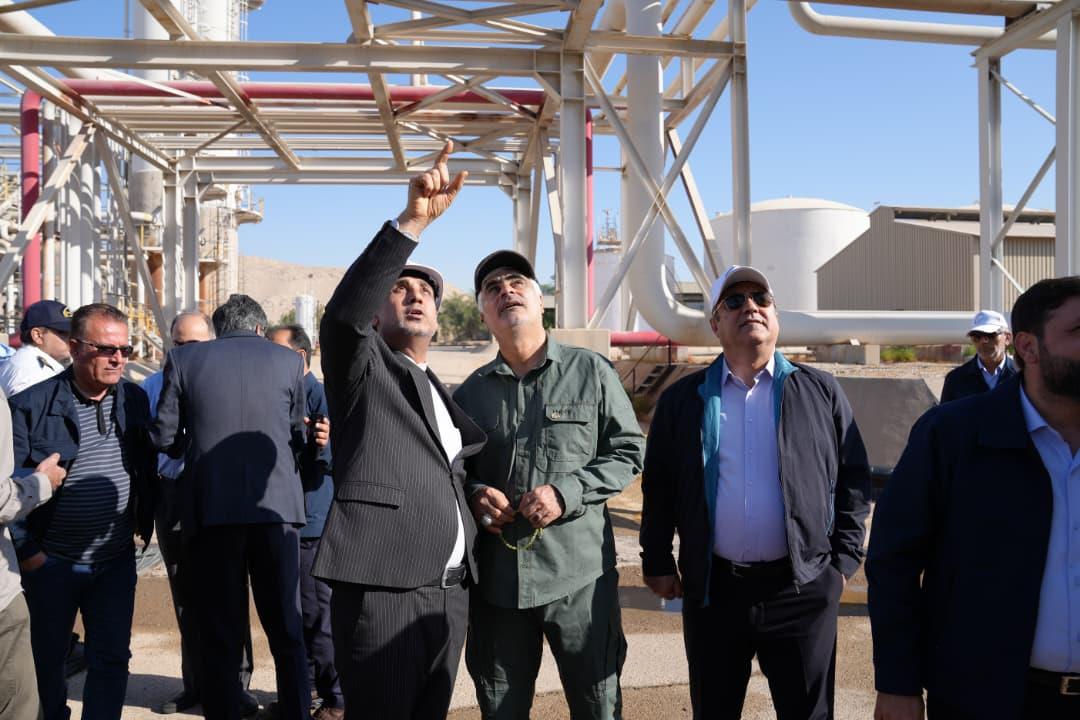 بازدید نشان زاده