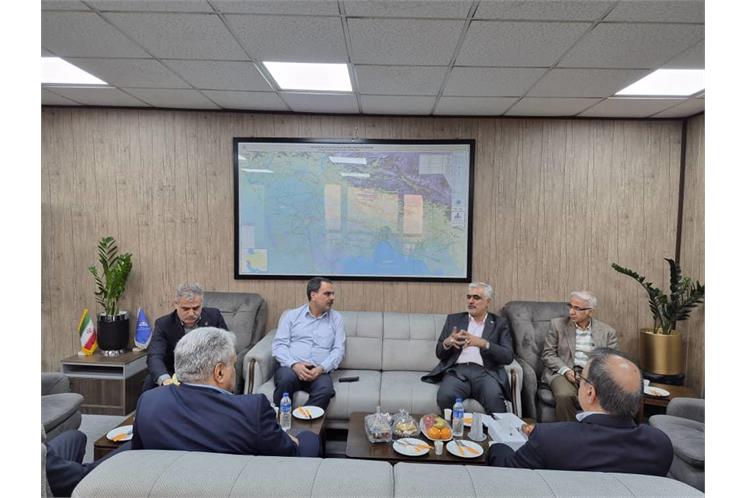 دیدار مدیران عالی بیدبلند خلیج فارس و مناطق نفت‌خیز جنوب / شتاب‌گیری پروژه‌های طرح عظیم جمع‌آوری گازهای مشعل در شرق کارون